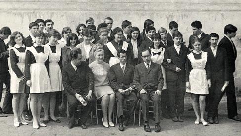 Graduates of 1969 with teachers